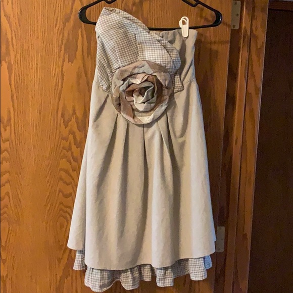 Dresses & Skirts - Strapless dress